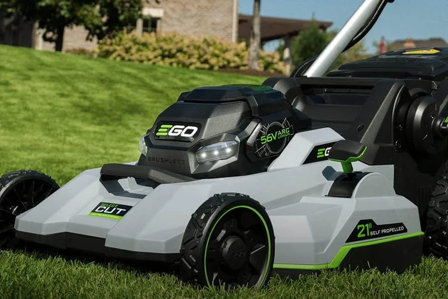 battery self propelled lawn mower